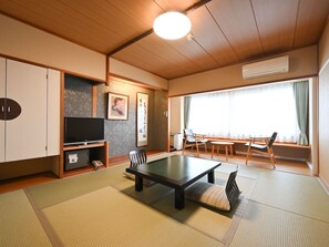 传统客房 (Japanese Style) | 迷你吧、客房内保险箱、隔音、免费 WiFi
