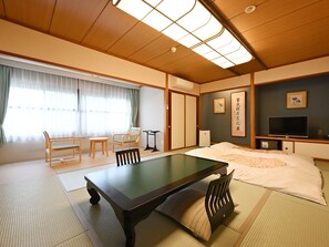 Kamar Tradisional (Japanese Style) | Minibar, brankas, kedap suara, dan Wi-Fi gratis