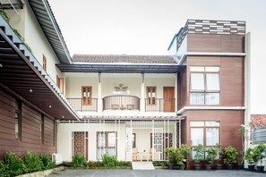 Front of property - Jayagiri Guesthouse By Belgareti (Lembang)