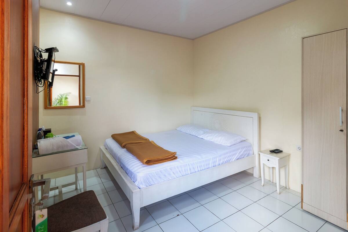 1 habitación, escritorio, wifi gratis y ropa de cama