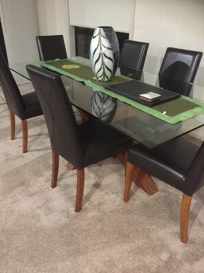 Euphoria House | In-room dining - Euphoria House (Wynyard)