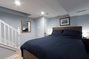 2 bedrooms, iron/ironing board, WiFi, bed sheets - Luxury 2 bedroom apartment w/ free parking (Washington)