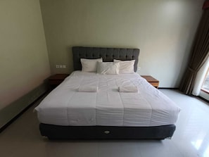 Deluxe-Doppelzimmer, 1 King-Bett, Nichtraucher | Schreibtisch, schallisolierte Zimmer, kostenloses WLAN, Bettwäsche