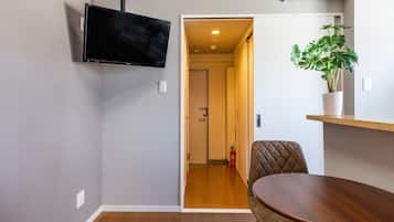 Double Room, Non Smoking | Living area