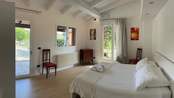 3 quartos, Wi-Fi de cortesia, roupa de cama