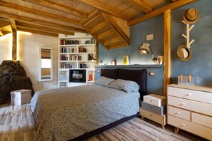 1 bedroom, iron/ironing board, Internet, bed sheets