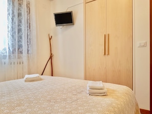 Habitación tradicional doble, vistas al jardín | 1 dormitorio, sábanas italianas Frette, ropa de cama de alta calidad