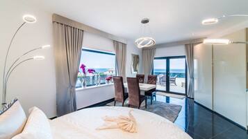 2 slaapkamers, een kluis op de kamer, een strijkplank/strijkijzer