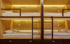 1 bedroom, premium bedding, in-room safe, desk
