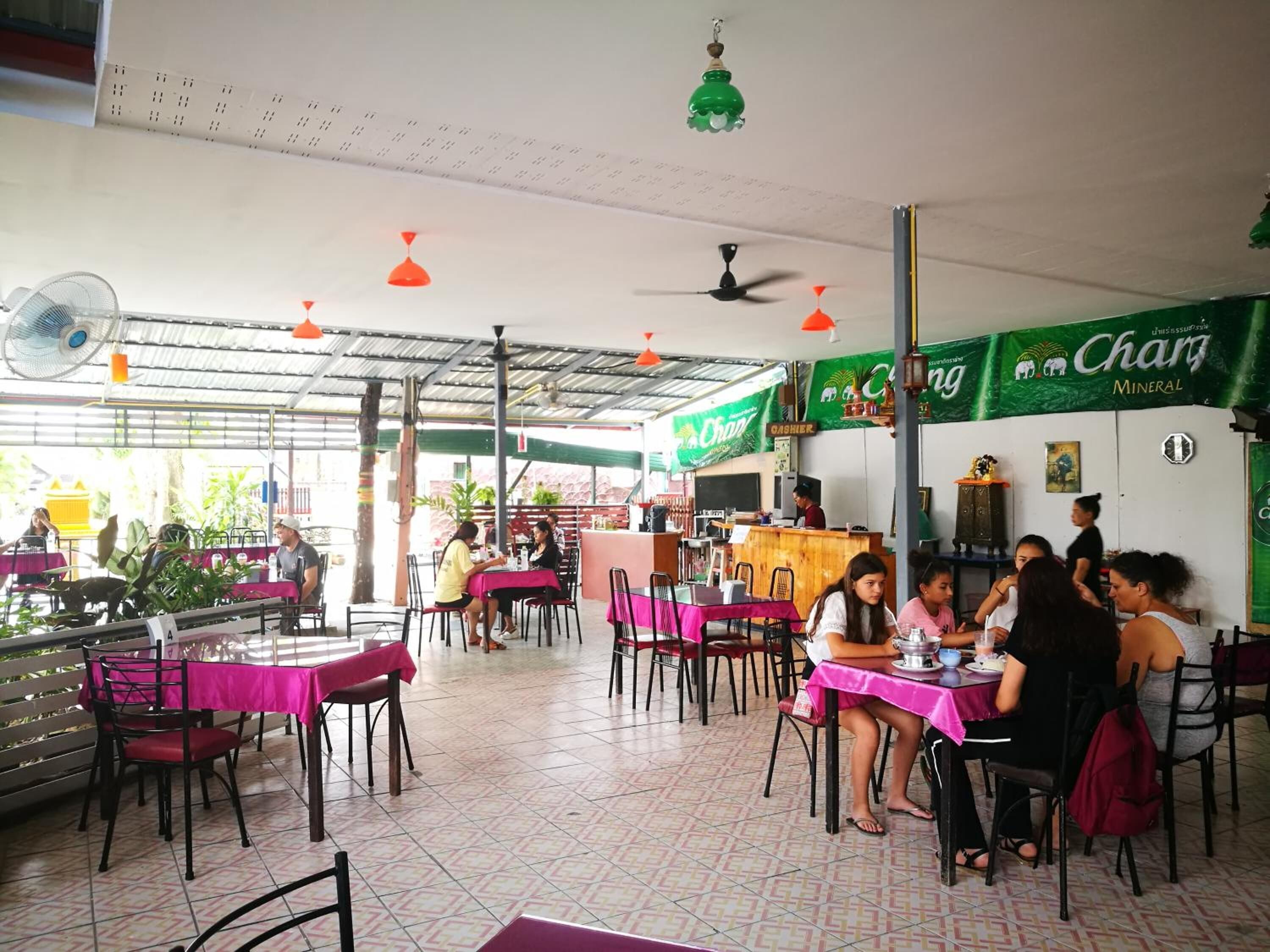 Se sirven almuerzos y cenas