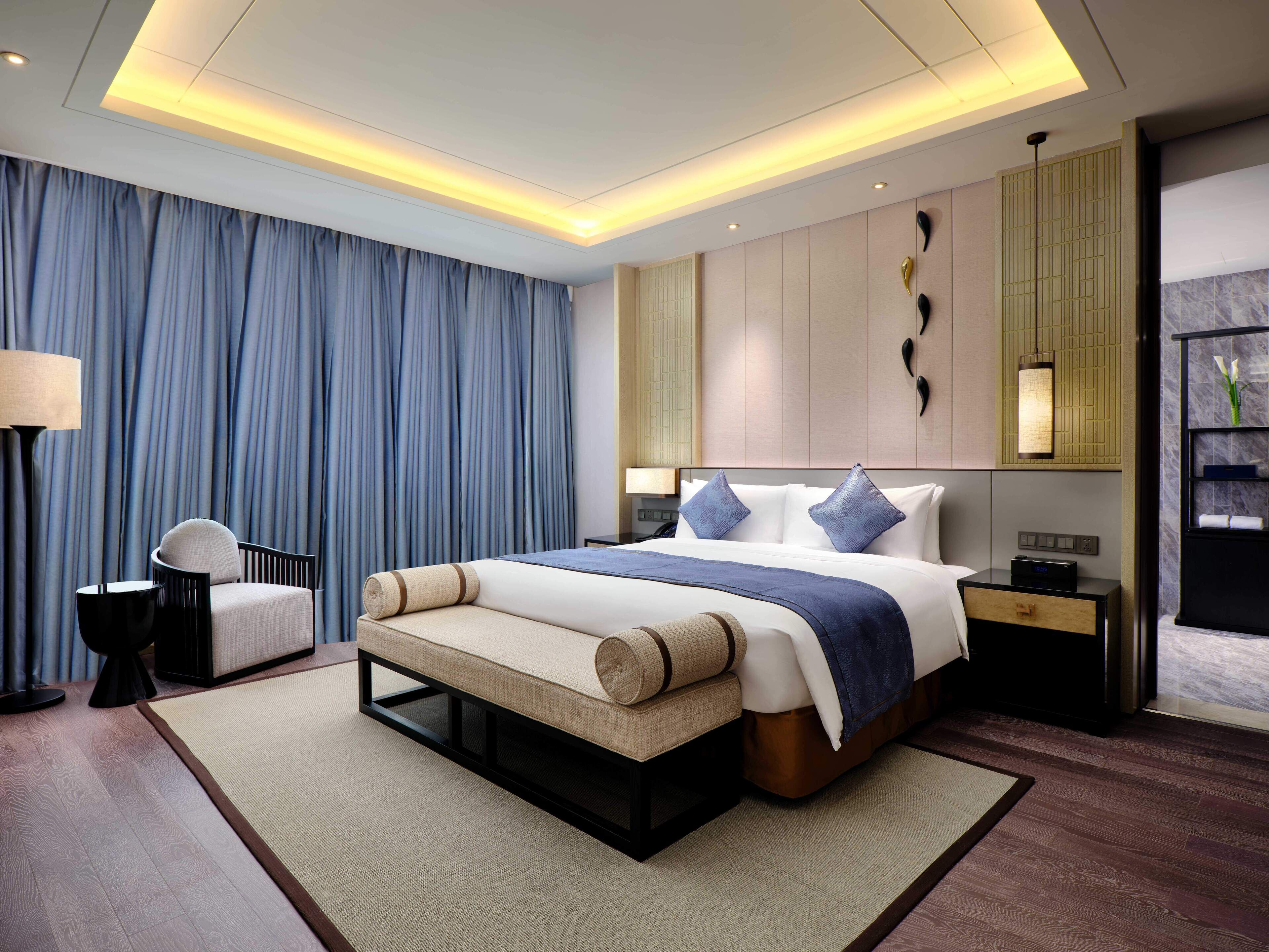 grand superior suite | in-room safe, desk, blackout curtains, soundproofing
