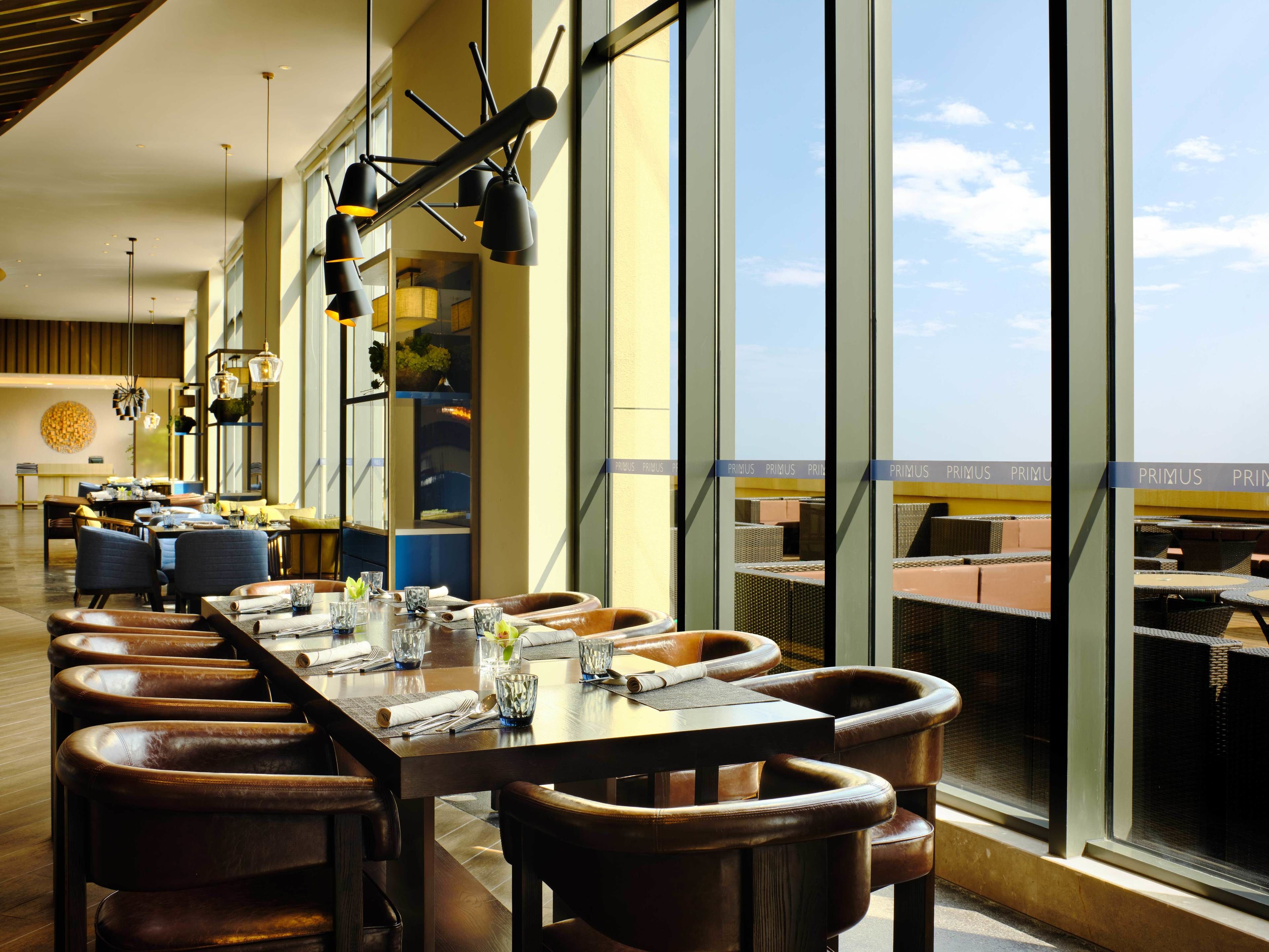 daily buffet breakfast (cny 125 per person)