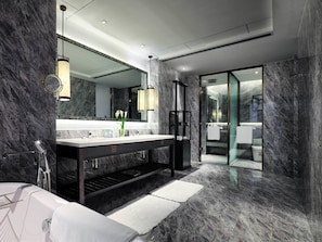 Grand Superior Suite