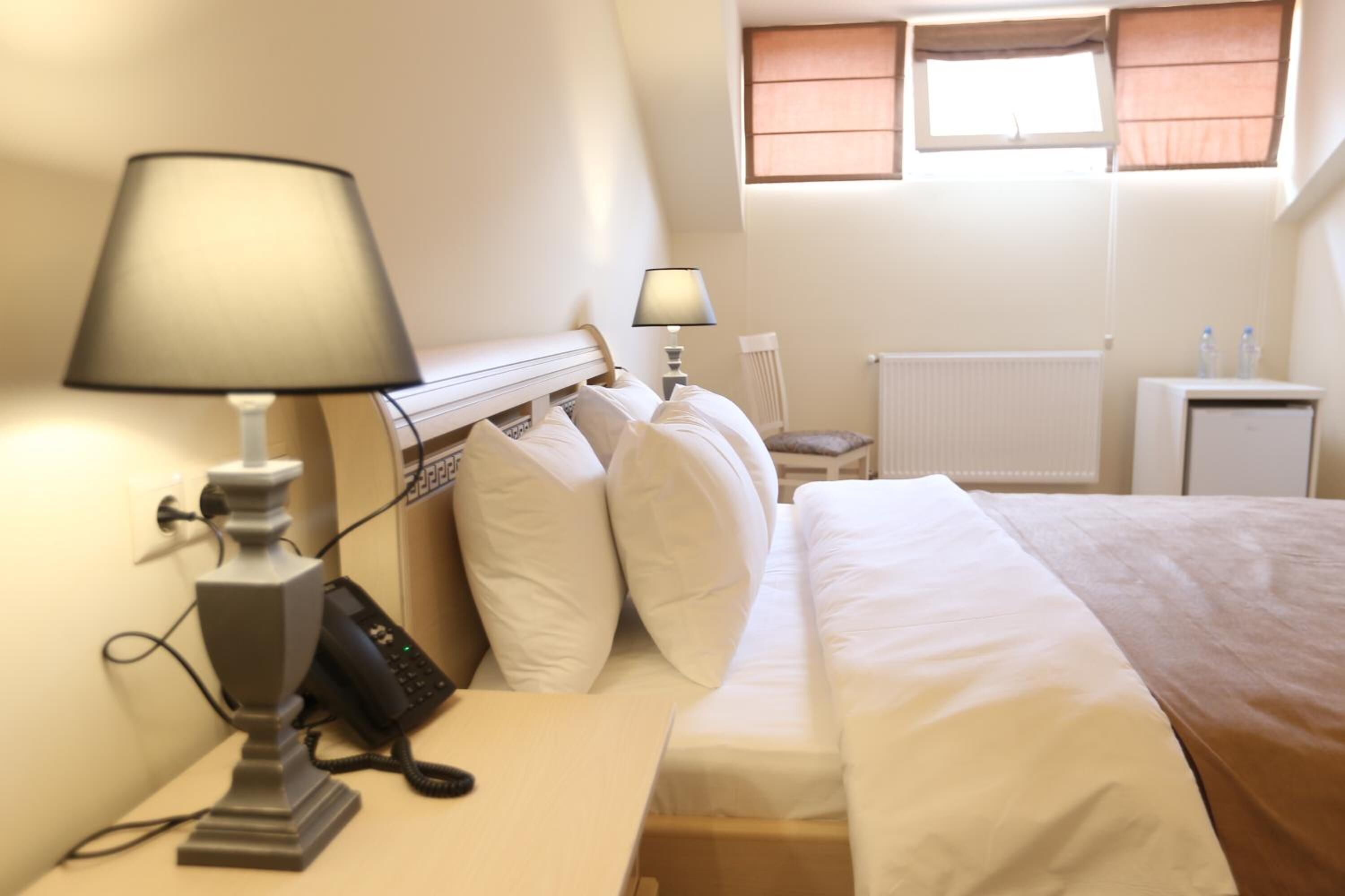 in-room safe, laptop workspace, blackout curtains, soundproofing