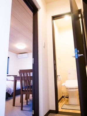 House, 2nd Floor | Free WiFi - One More Heart at Kamishichiken 1 (Kyoto)