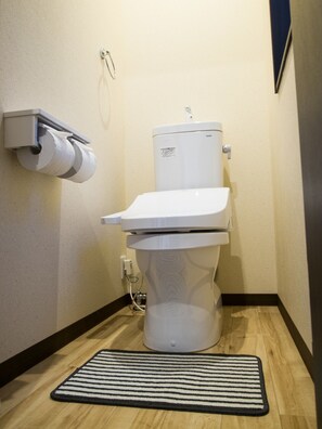 House, 2nd Floor | Bathroom | Shower, free toiletries, hair dryer, electronic bidet - One More Heart at Kamishichiken 1 (Kyoto)