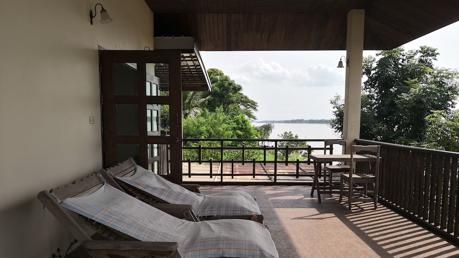 Keerawan House Rim Khong