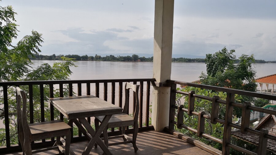 Keerawan House Rim Khong