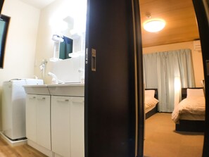 하우스 (1st Floor) | 방음 설비, 무료 WiFi