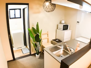 하우스 (2nd Floor) | 전용 간이 주방 | 냉장고, 전자레인지, 조리 도구/접시/주방 기구