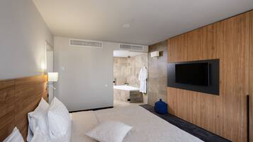 Suite, 2 Bedrooms | Premium bedding, minibar, in-room safe, desk