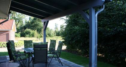 Ferienhaus Holunder HĂŒsken fĂŒr entspannte Tage zwischen Natur und Hightech