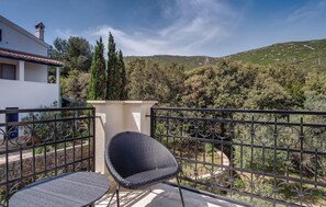 Property grounds - Pet friendly home in Sveti Jakov (Sveti Jakov)