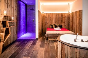 Salas para tratamentos a dois, sauna seca, banheira de hidromassagem