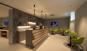 Bar (on property) - Hotel H21 (Milan)