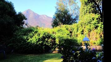 Vue depuis lâhĂ©bergement