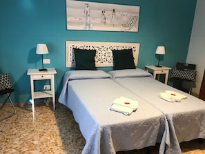 Down duvets, desk, blackout curtains, free cots/infant beds - Musei Vaticani Rooms (Rome)