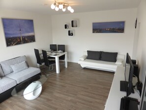 TV, DVD player, aparelho de som