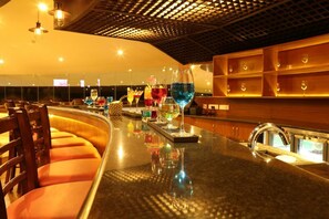 Bar (on property) - Kanva Star Resorts (Bengaluru)