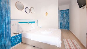 Double Room, Balcony | Cribs (free), WiFi (free), bed sheets - Thetis Pansiyon (Datça)