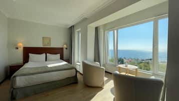 Deluxe Double Room, 1 Double Bed, Sea View | In-room safe, laptop workspace, blackout drapes, soundproofing