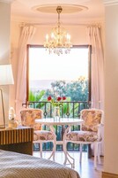 1 habitación, minibar, caja de seguridad en la habitación y escritorio 