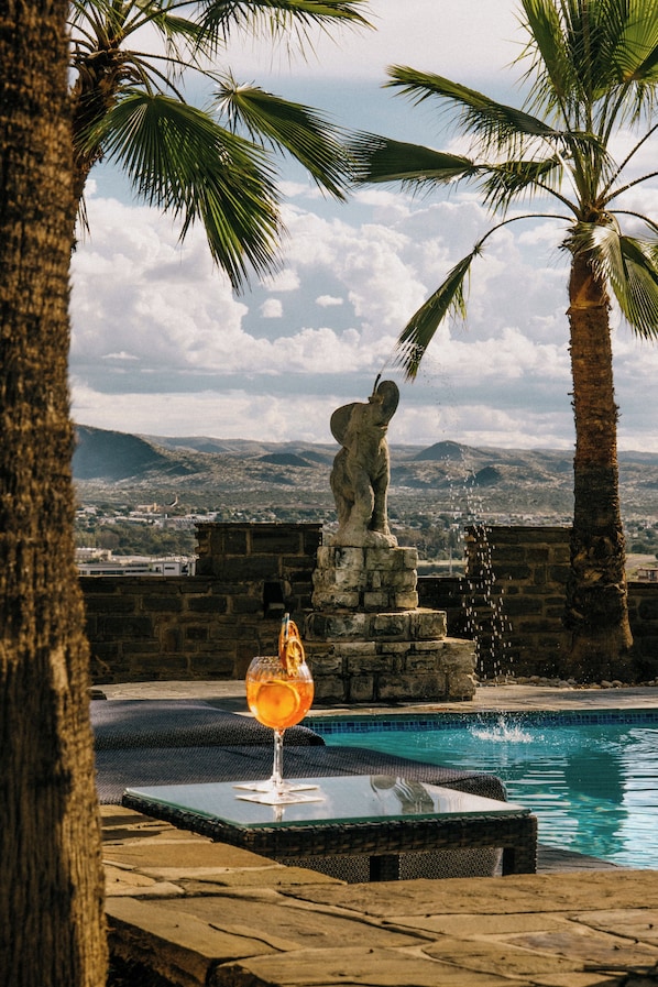 Outdoor pool, pool loungers