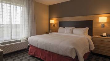 1 bedroom, desk, laptop workspace, blackout drapes