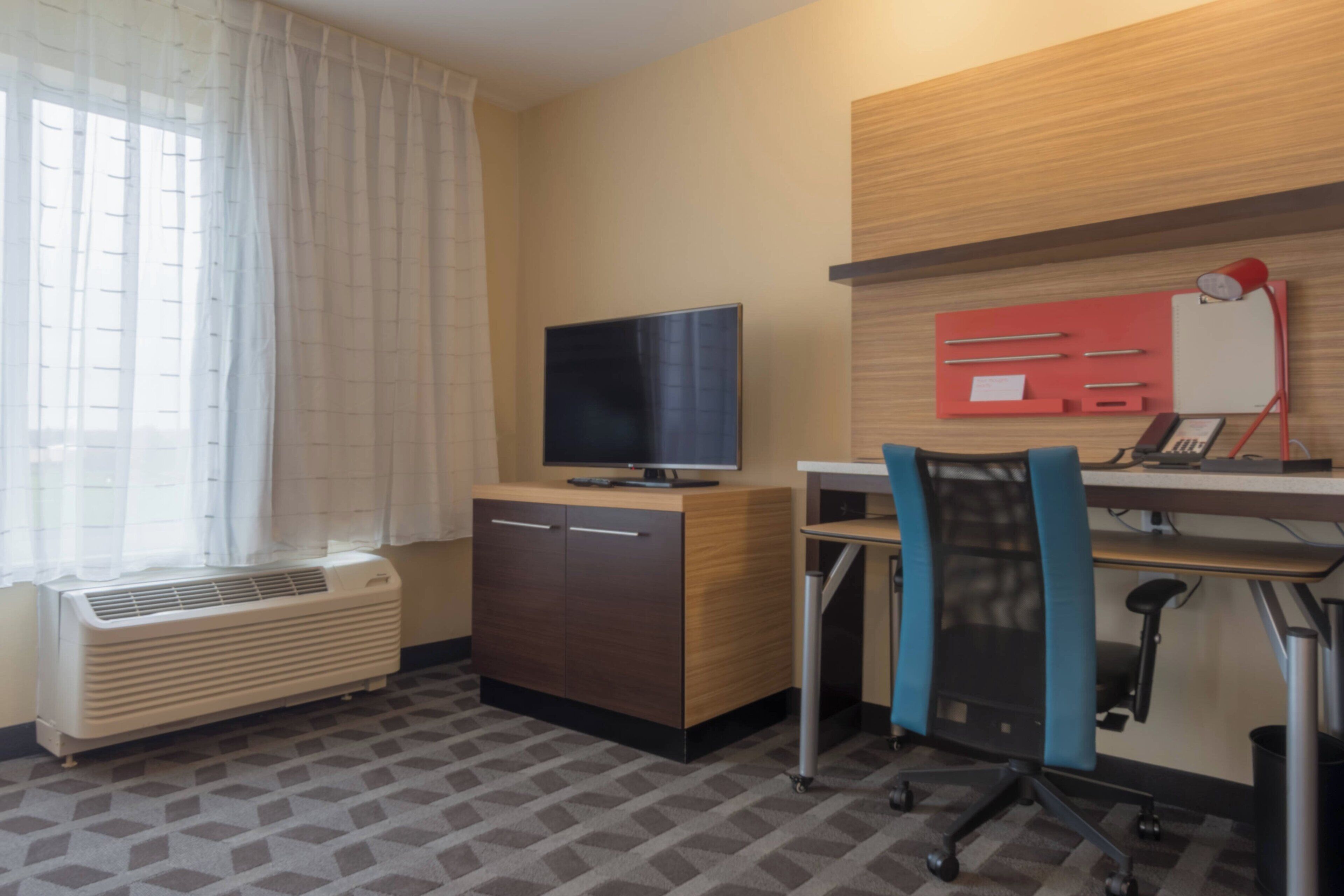 suite, 1 bedroom | desk, blackout curtains, iron/ironing board, free wifi