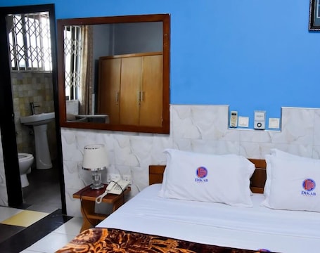 Economy Single Room, 1 Bedroom | Desk, blackout drapes, free WiFi, bed sheets