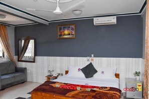 Deluxe Room, 1 Queen Bed - Dikab Hotel (Accra)