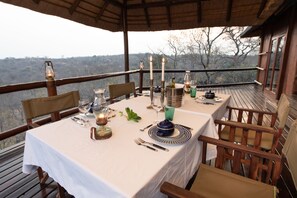 Breakfast, lunch, dinner served; local and international cuisine  - Parsons Hilltop Safari Camp (Hoedspruit)