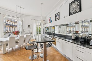 Fridge, microwave, oven, stovetop