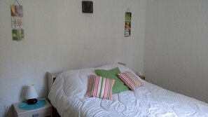 1 bedroom, iron/ironing board, Internet