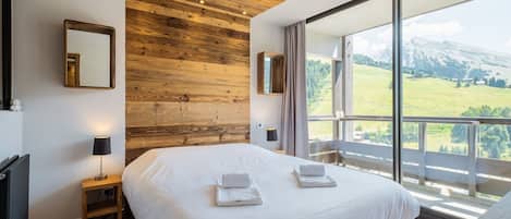 3 bedrooms, free WiFi, bed sheets