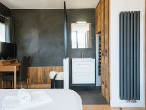 3 chambres, Wi-Fi gratuit, draps fournis
