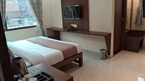 Habitación doble superior | Tabla de planchar con plancha, wifi gratis y ropa de cama 