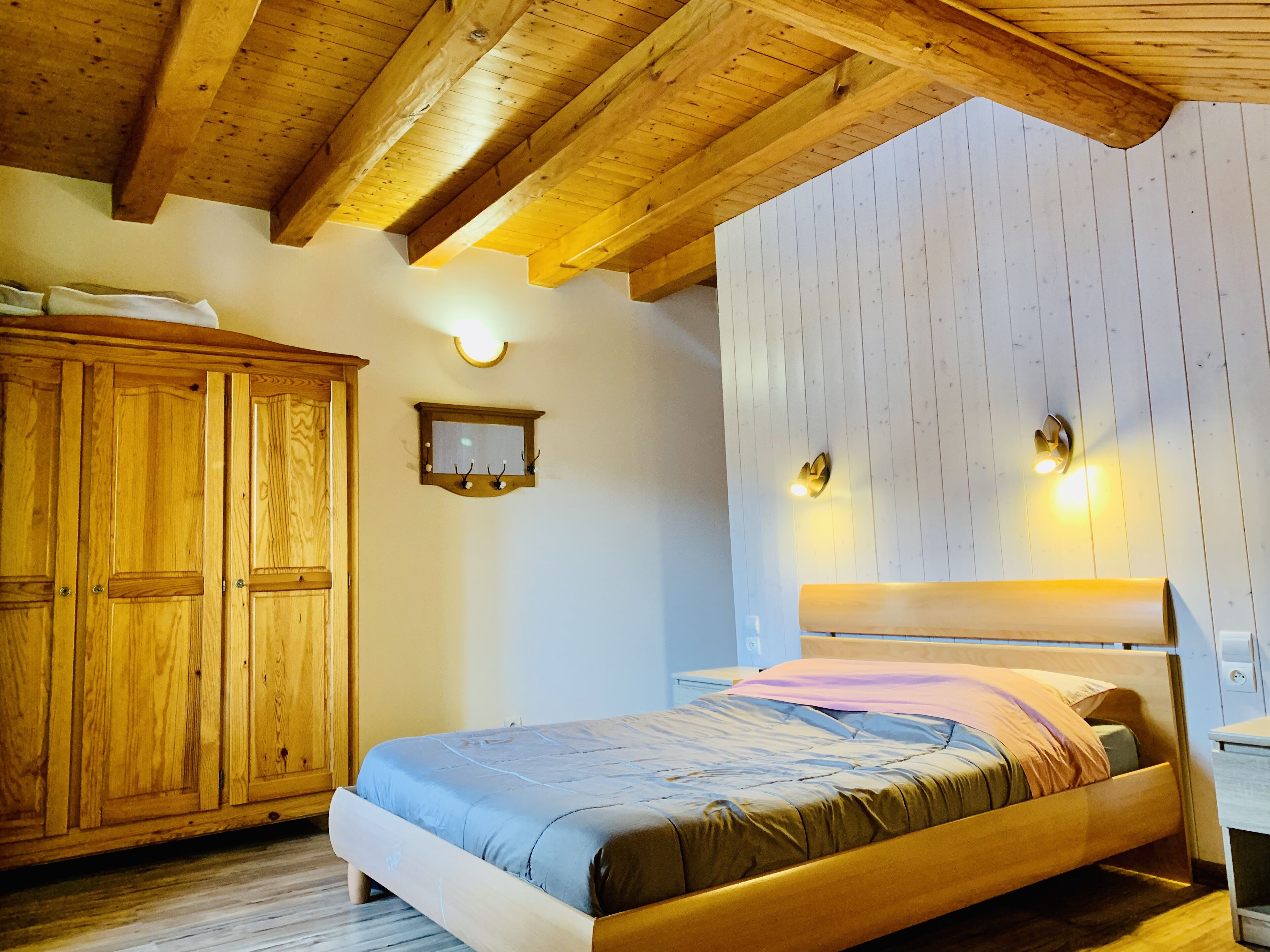 2 chambres, fer et planche à repasser, lit parapluie, Wi-Fi gratuit