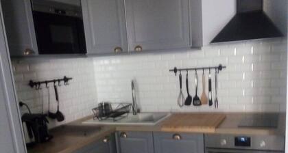 Schöne 2 Zimmer entlang wilder Bäche