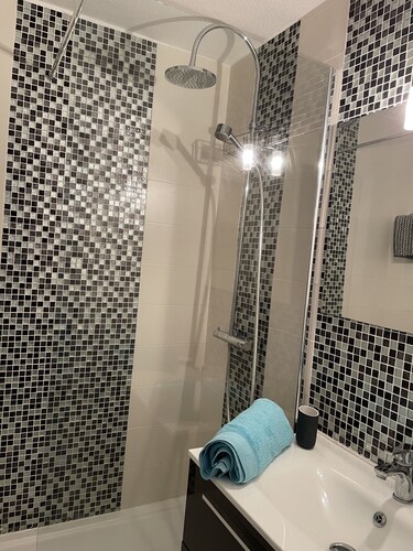 beautiful 2 rooms along wild creeks